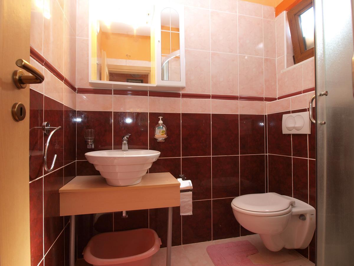 Apartments Slavica 382 Pula Eksteriør bilde