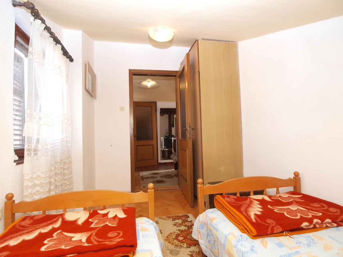 Apartments Slavica 382 Pula Eksteriør bilde