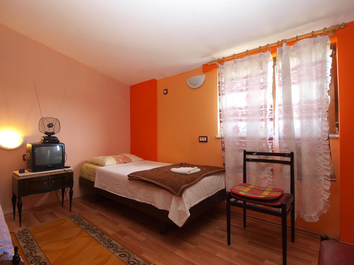 Apartments Slavica 382 Pula Eksteriør bilde