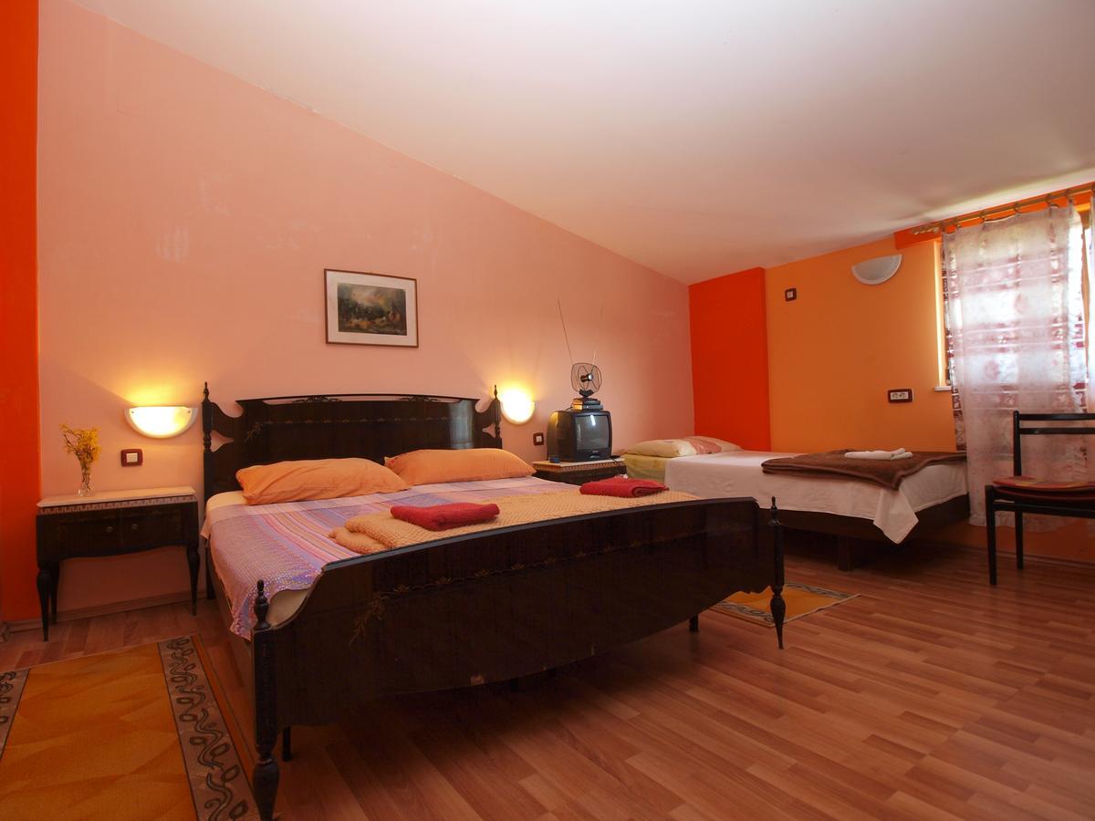 Apartments Slavica 382 Pula Eksteriør bilde